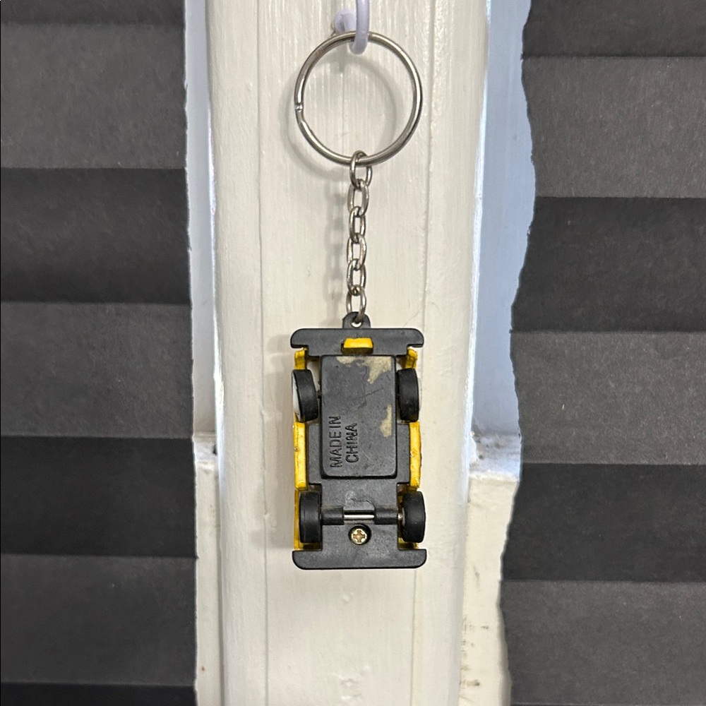 Yellow Key Holder Set - Picture 2 of 9